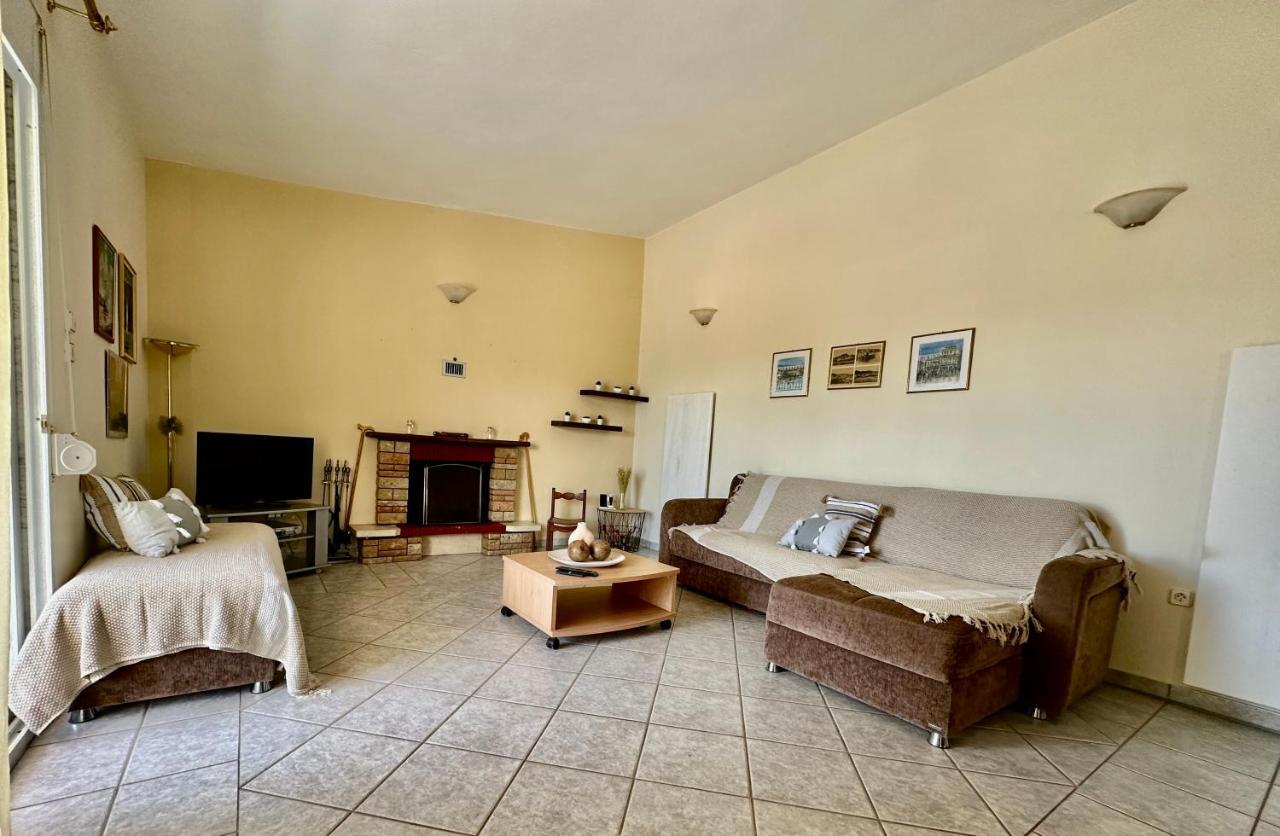 Holiday home Shell-paralia Ofriniou