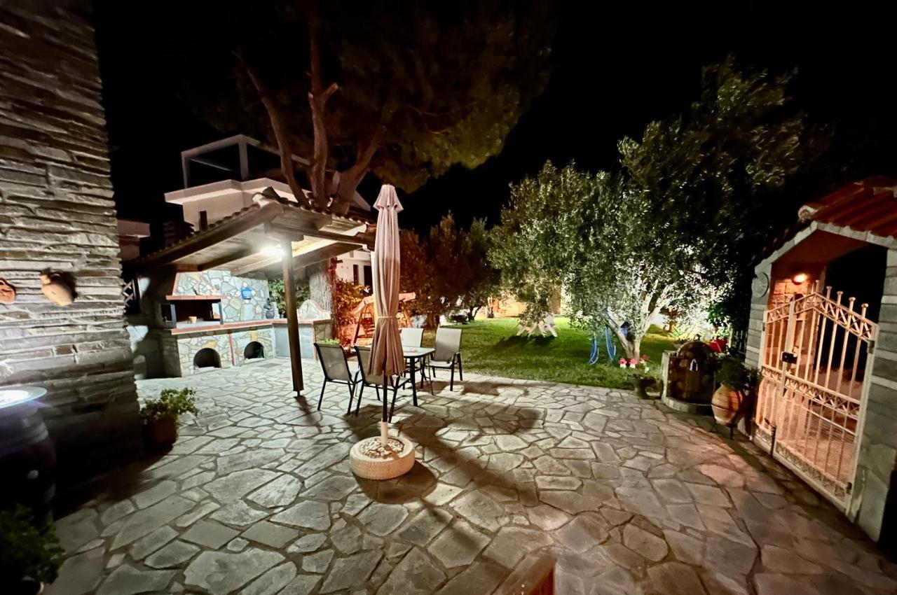 Shell-paralia Ofriniou Holiday home *